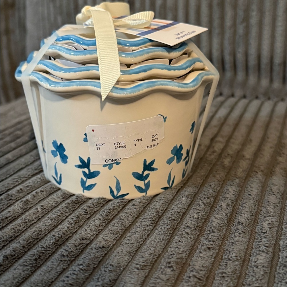 Rae Dunn White Nesting Measuring Cups w/ blue floral pattern - 4 pc set- NWT - Picture 2 of 5